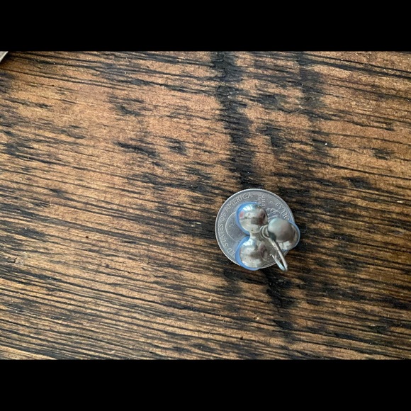 3/$15🥳 Vintage cluster screw-back earrings - Picture 7 of 7